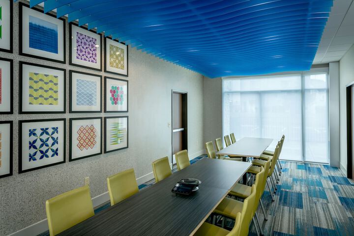 Holiday Inn Express & Suites Medford by IHG