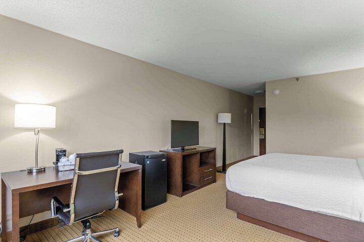 Room 27 of 51
