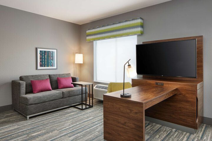 Room 8 of 34