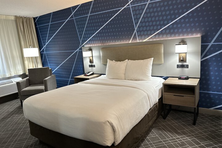 Room 34 of 40