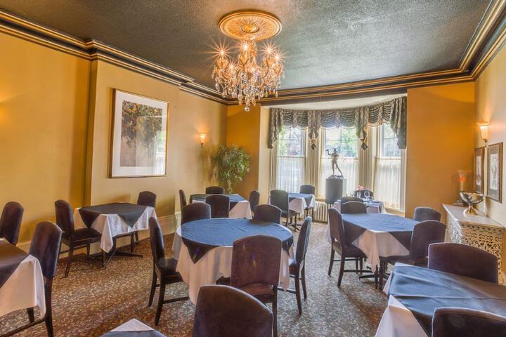 The Woodview Inn