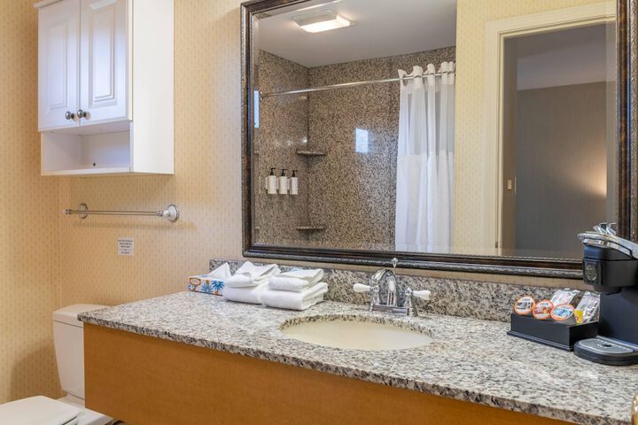 Port Inn and Suites Portsmouth an Ascend Collection Hotel