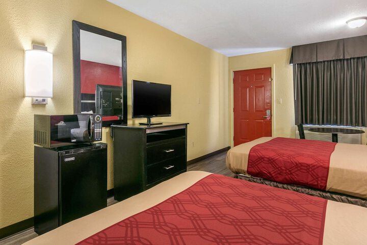 Room 11 of 27