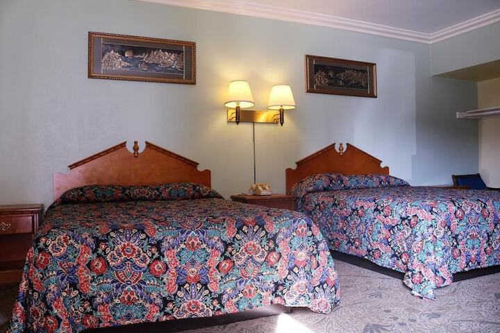 Room 13 of 20
