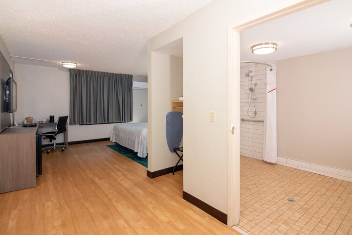 Room 25 of 30