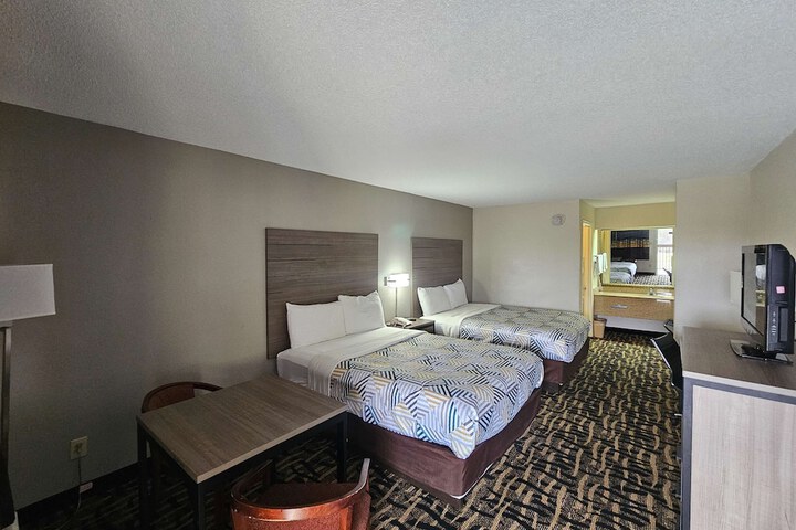 Room 5 of 6