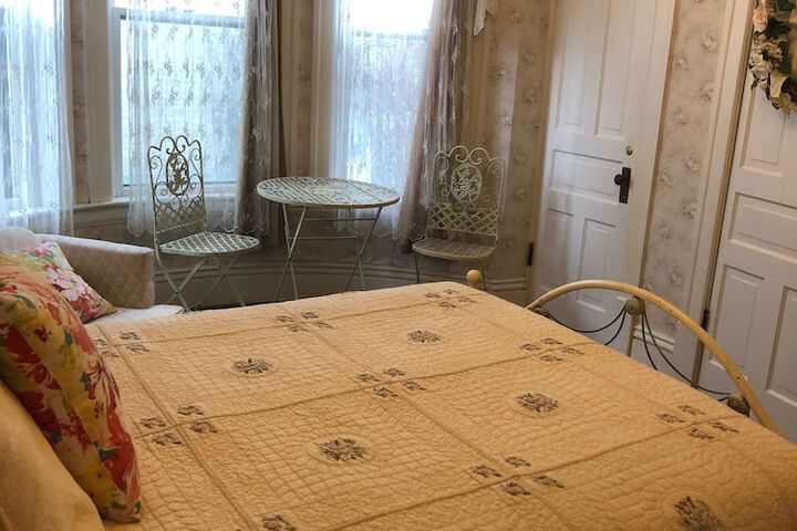 Room 9 of 44