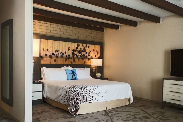 Room 40 of 70