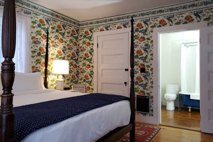 Room 65 of 91