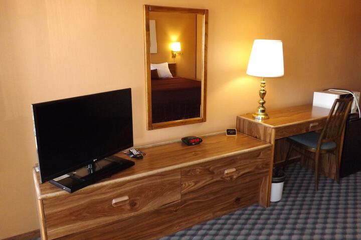 Room 28 of 32