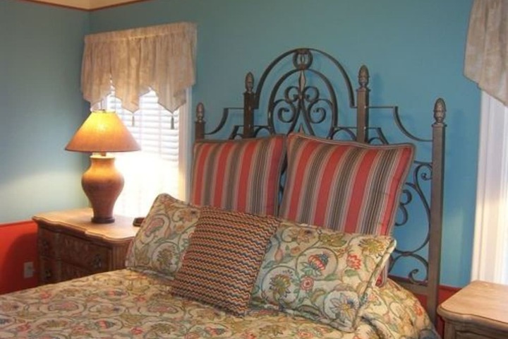 Hidden Garden Cottages & Suites