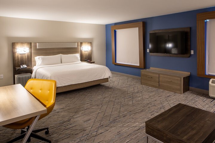 Room 43 of 93
