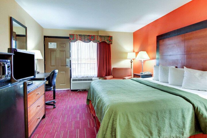 Room 9 of 24