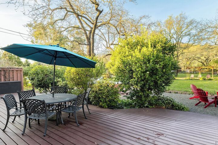 Valley of the Moon by Avantstay Tranquil Escape Large Yard w / Hot Tub & Fire Pit