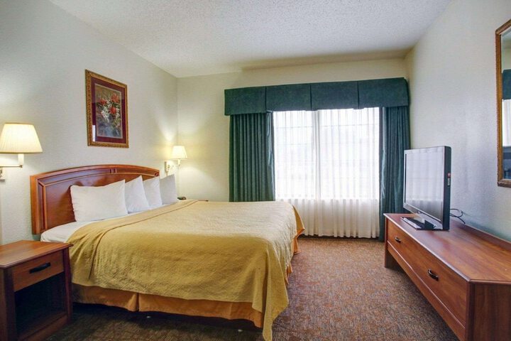 Room 27 of 37