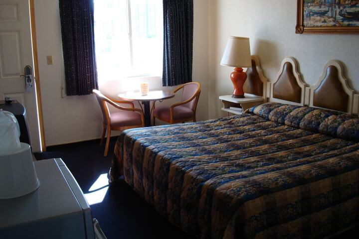 Room 16 of 16