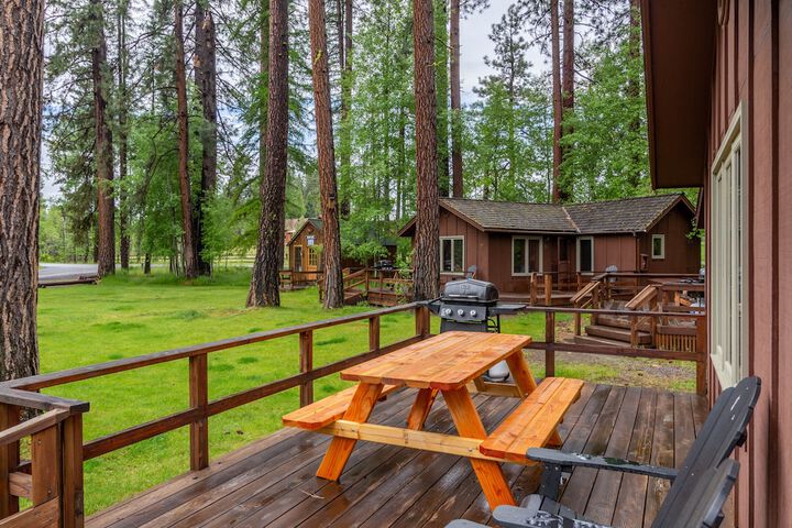Lake Creek Lodge