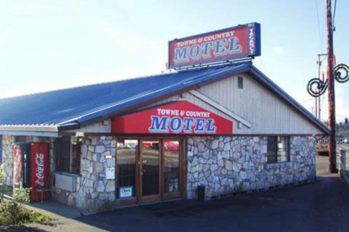 Towne and Country Motel