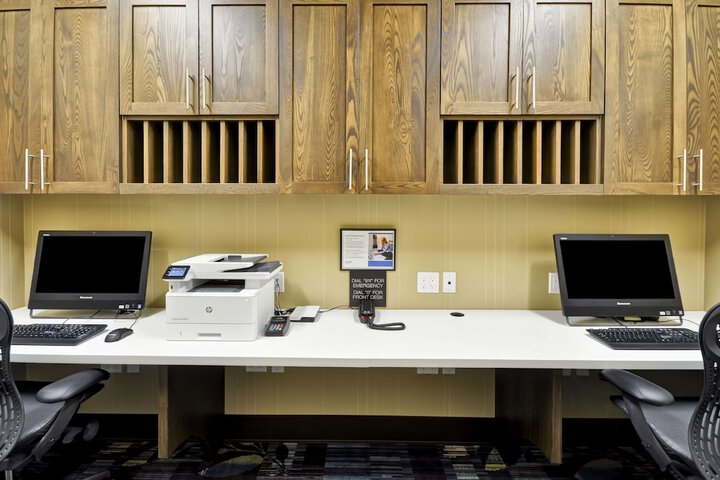 Business Center 37 of 37