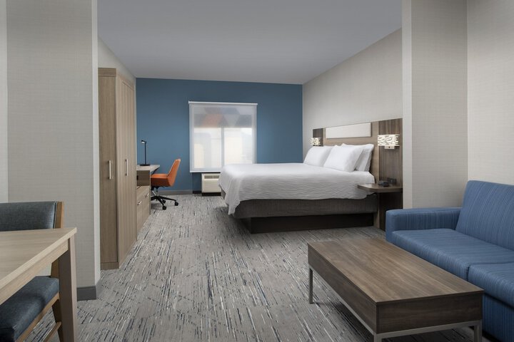 Room 16 of 37