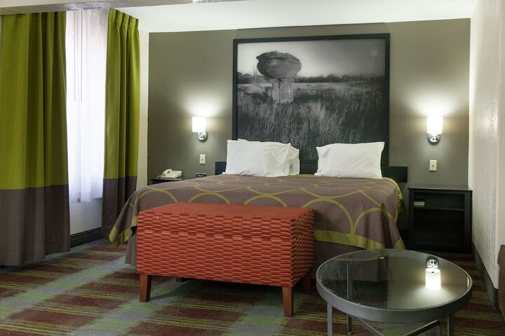 Room 12 of 25
