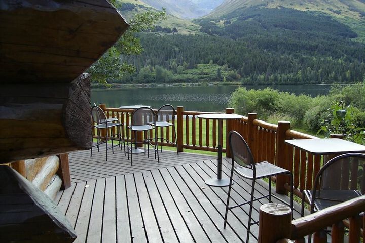Summit Lake Lodge