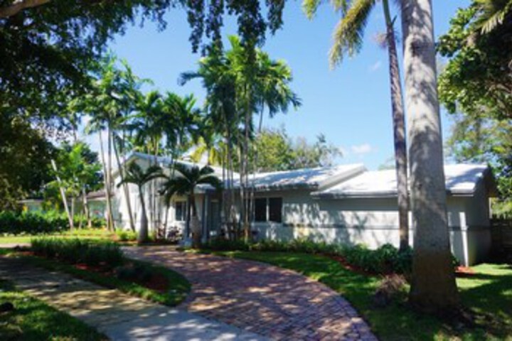 Luxe Miami Shores Home With Pool & BBQ