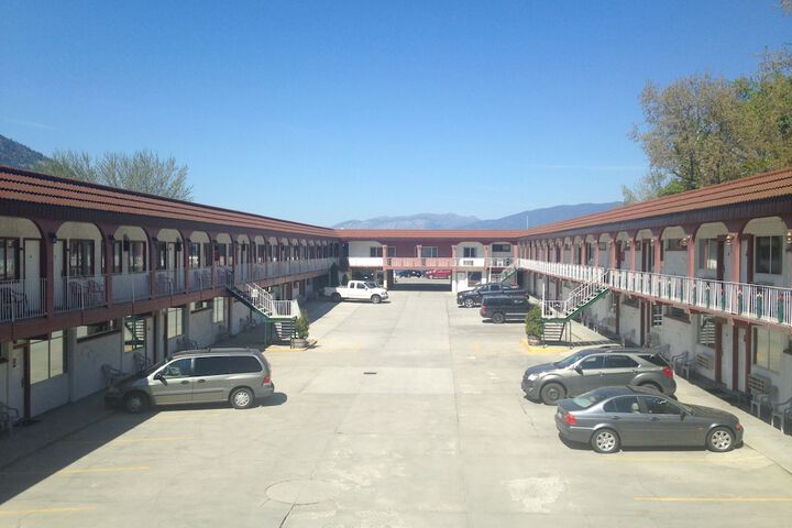 Hotel Exterior 59 of 61