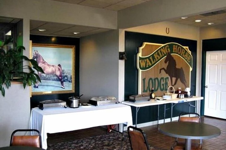 Walking Horse Lodge Lewisburg