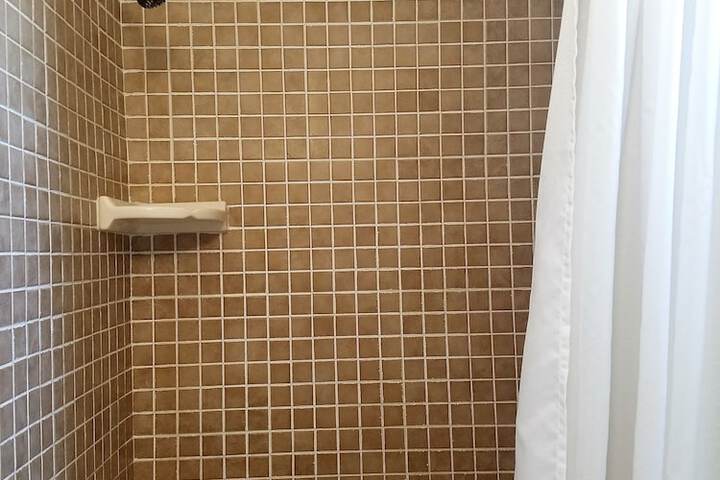 Room 8 of 20