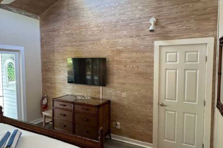 Room 40 of 171