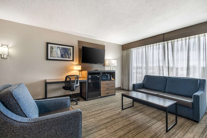 Room 16 of 40