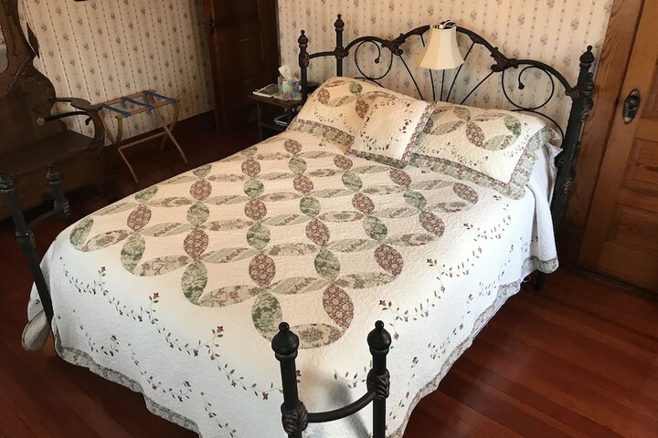 Room 25 of 47