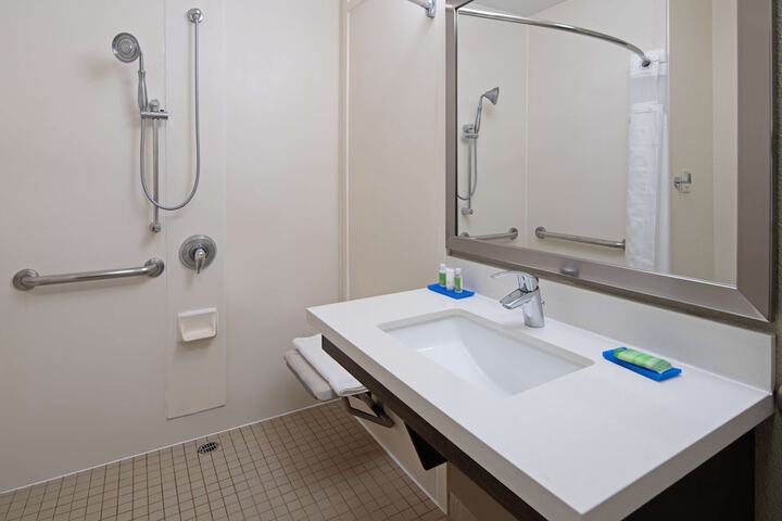 Room 15 of 24