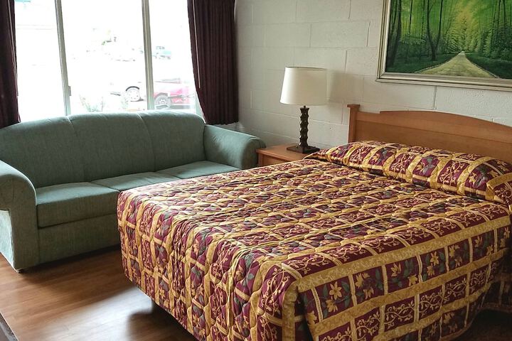 Room 12 of 17