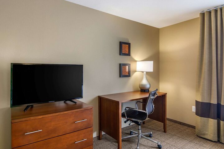 Room 6 of 30