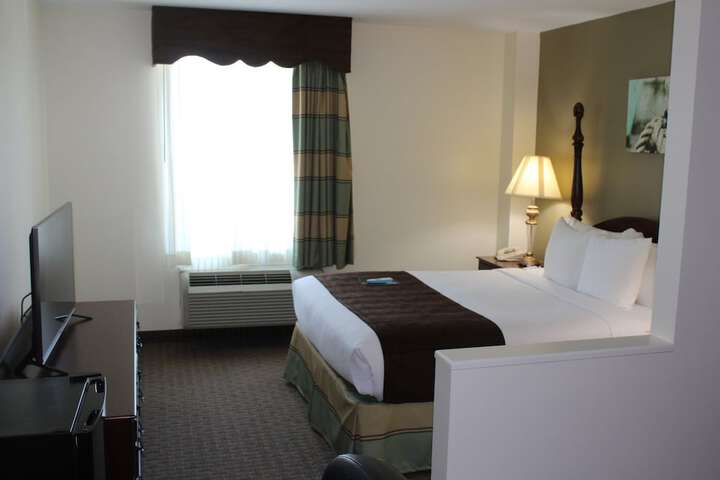 Room 35 of 60