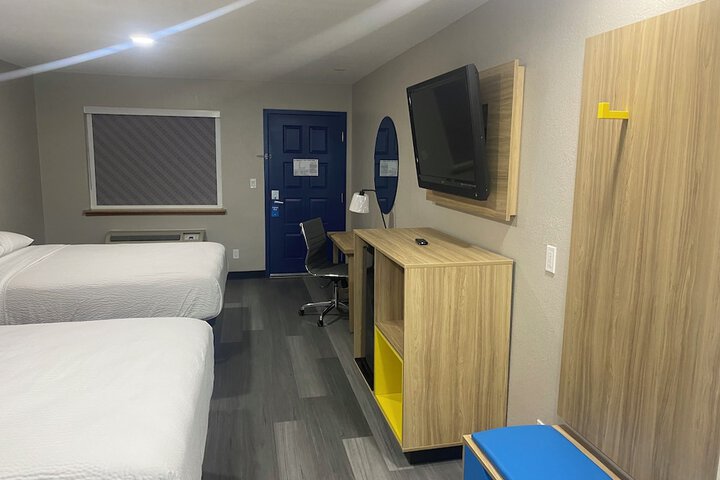 Room 14 of 24