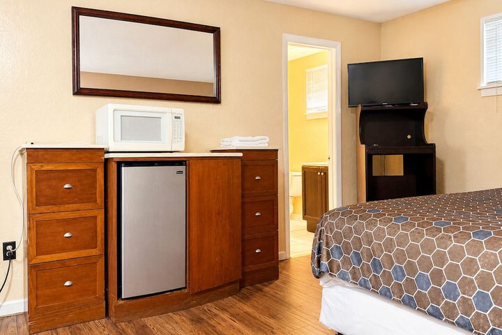 BEACHWAY MOTEL