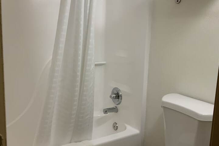 Days Inn by Wyndham Troy IL