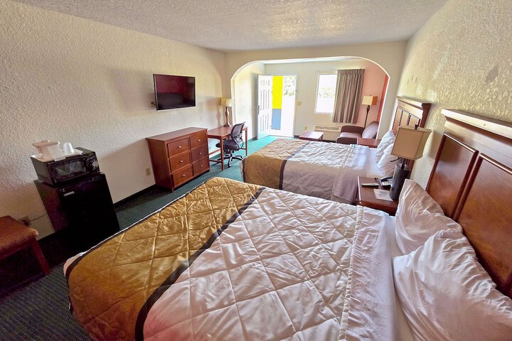 Room 13 of 30
