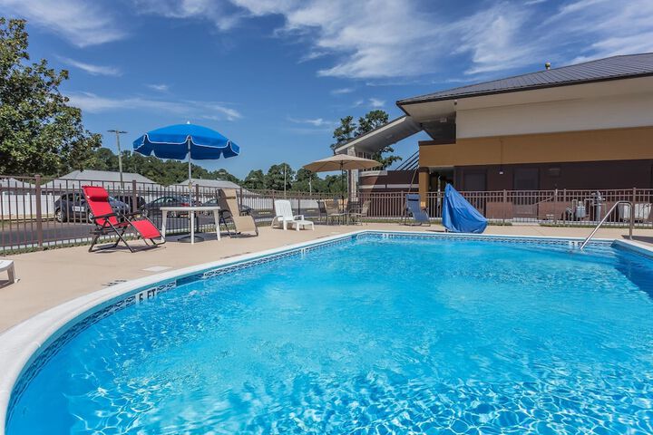 Pool 12 of 44