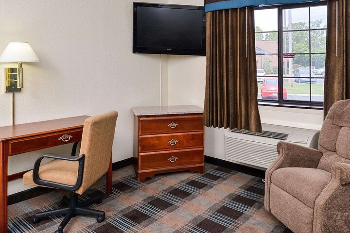 Econo Lodge Inn & Suites Shelbyville