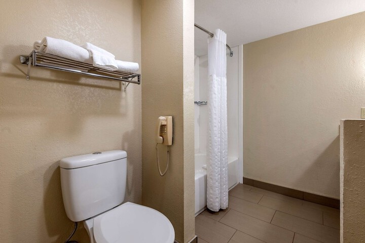Room 12 of 30
