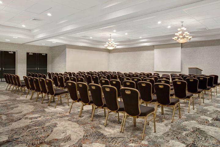 Crowne Plaza Auburn Hills by IHG