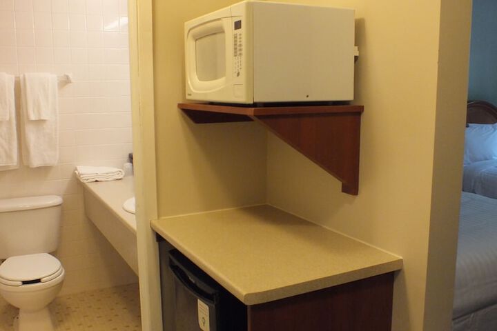 Room 8 of 17