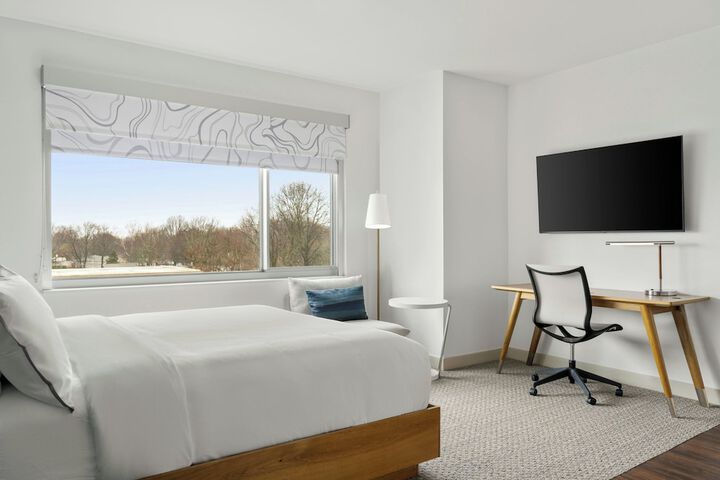 Room 21 of 34