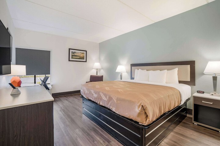 Room 27 of 36
