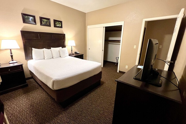 Room 8 of 47
