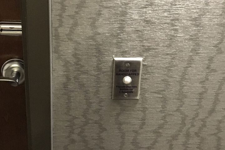 Room 11 of 36